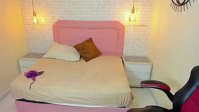 SAMANTHAGREGORY1 webcam