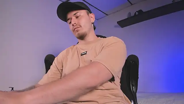 james_connor2 live sex cam