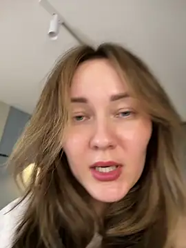 Kiss_My_Body webcam