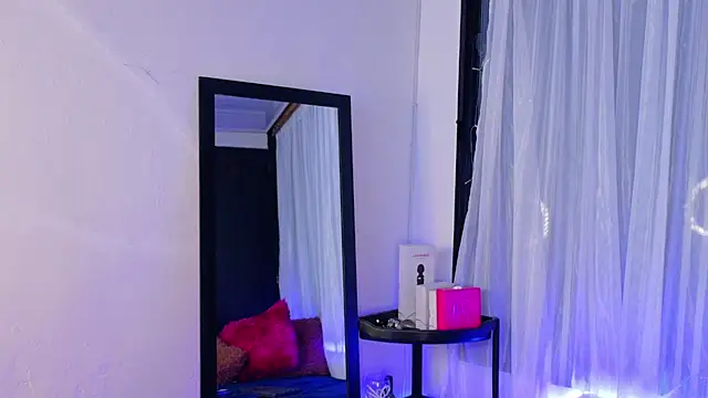 Victoria_J webcam
