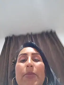 LunaRouuse_ webcam