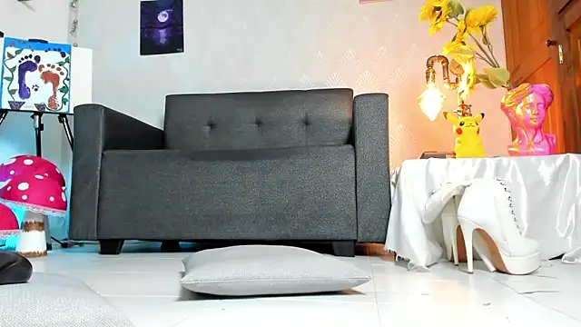 Alaia_Love77 webcam