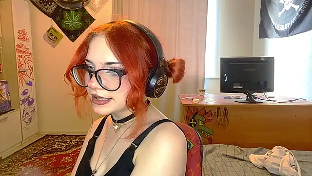 RedHeadCat webcam