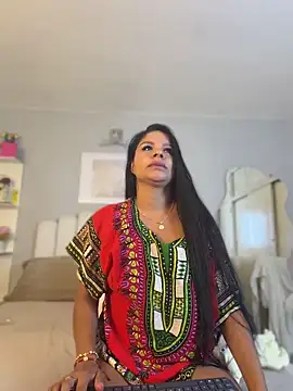 Elara_Luxe webcam