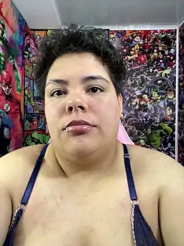 Hailey_Curvy webcam