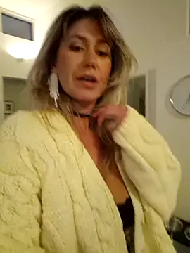 CelynaRoss live sex cam