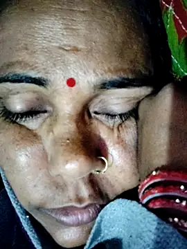 Pooja750 webcam