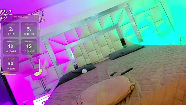 katha_Crawford webcam