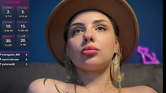 mari_grey webcam