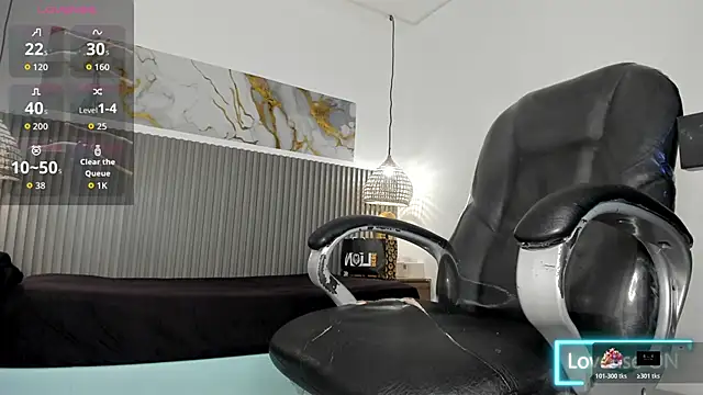 Dyla_n18 live sex cam