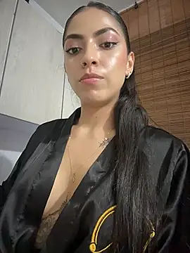 celeste_amber (F young) - Fingering close up
