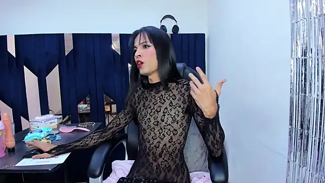 Aisha_hotts777 webcam