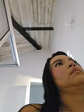 Pretty_Julieta webcam