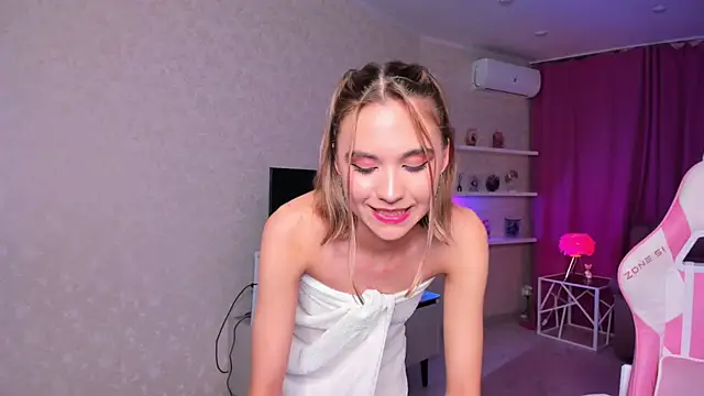 EllaCurtis webcam