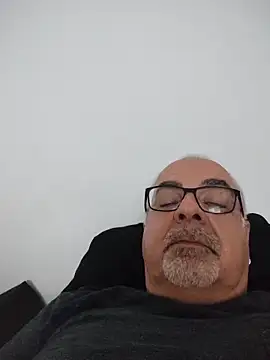 satiro_sevilla (M grandpa) - CUM IN OPEN WINDOWS
