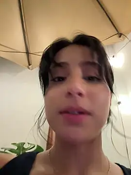 Ale_Lewis webcam