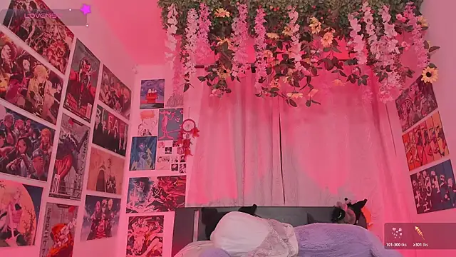 MissCurvyTop webcam