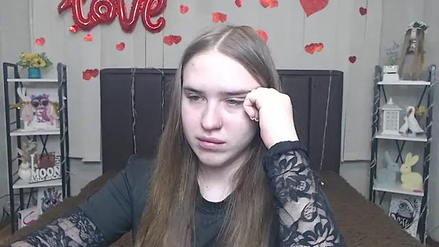 LauraHlot webcam