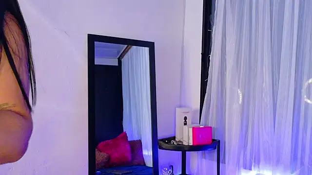 Victoria_J webcam