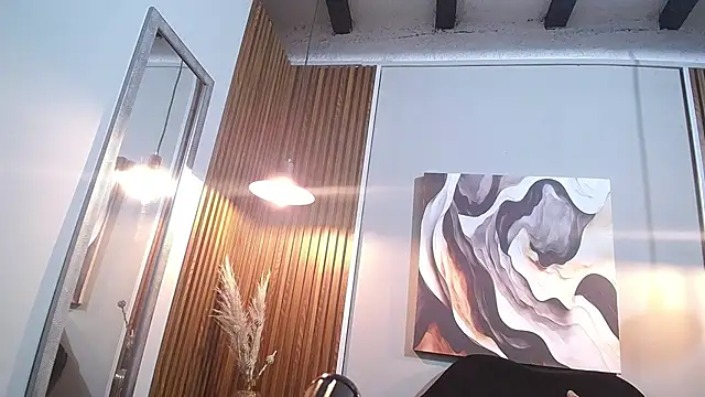 CurlyDani webcam