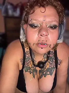 DivineBBWPoison webcam