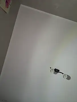 SunnyLeila2101 webcam