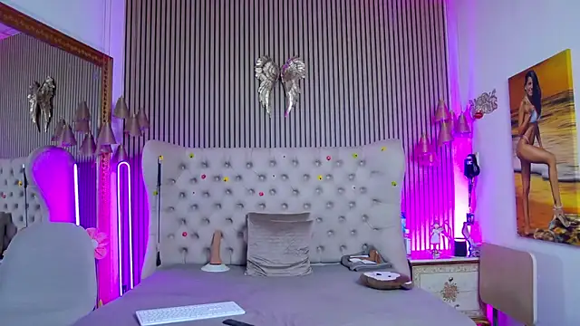 PlayfulShow webcam
