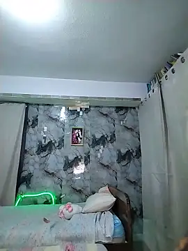 SaharQamar webcam