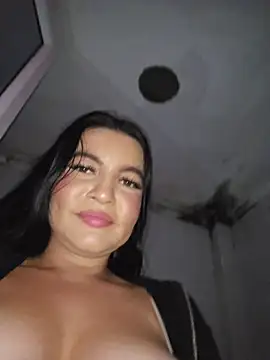 Pretty_Julieta webcam