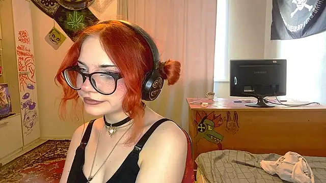 RedHeadCat webcam