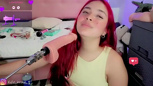 Kylie_brokee webcam