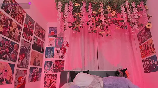 MissCurvyTop webcam