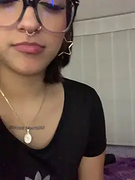 LilithMonette webcam