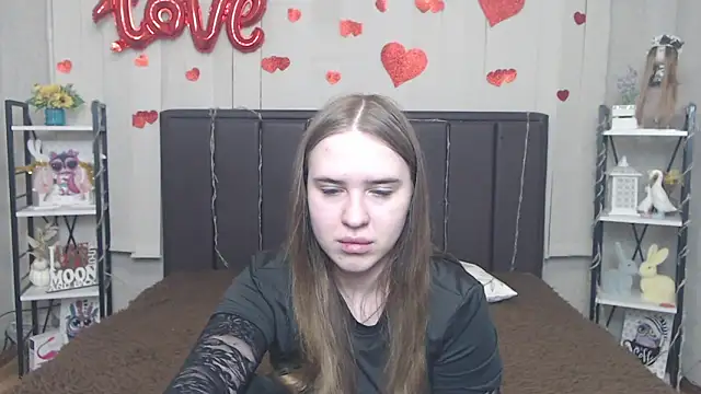 LauraHlot webcam