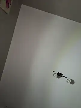 SunnyLeila2101 webcam