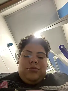 Hailey_Curvy webcam