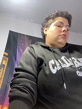 Hailey_Curvy webcam