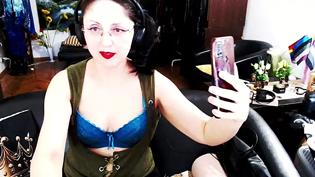 imperatriza - Imperatriza's free webcam - UK Sex Cams