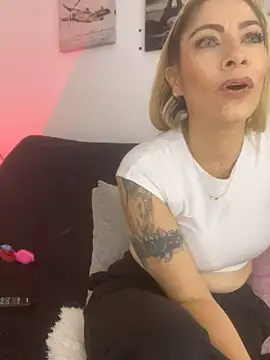 viktoria_davis_ webcam