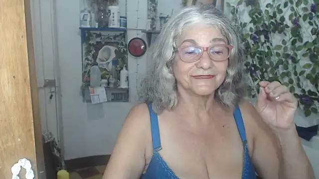 FunnyGrandma webcam