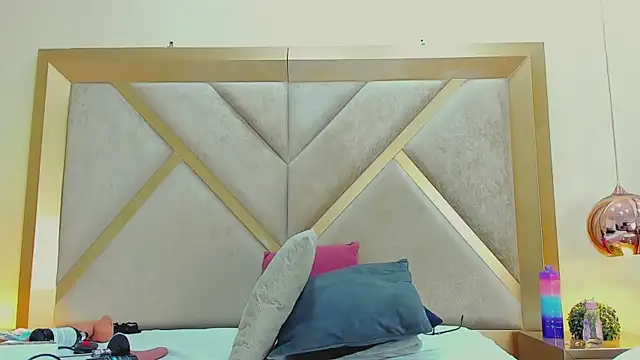 ElenaWatsonn webcam