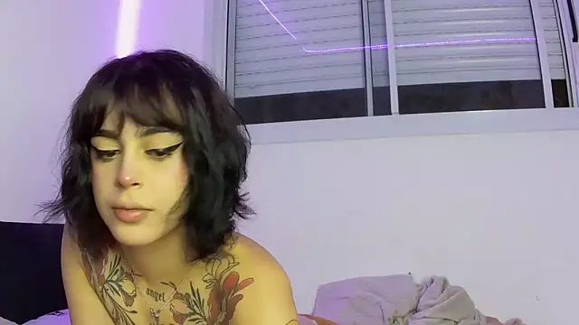 ariane_kimiko webcam