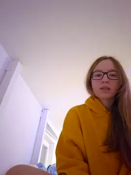 Freaky-Doll webcam