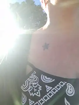 PinkTheHawk webcam