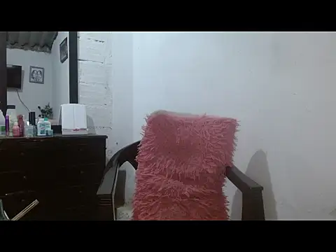 Larry-n-clouds webcam