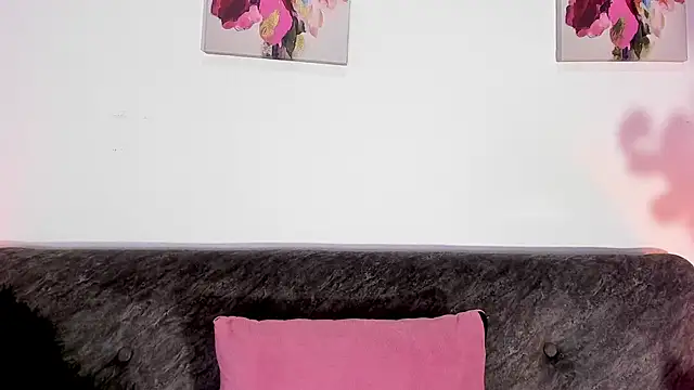 SagiraBelle webcam