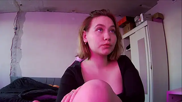 SuzieAllen webcam