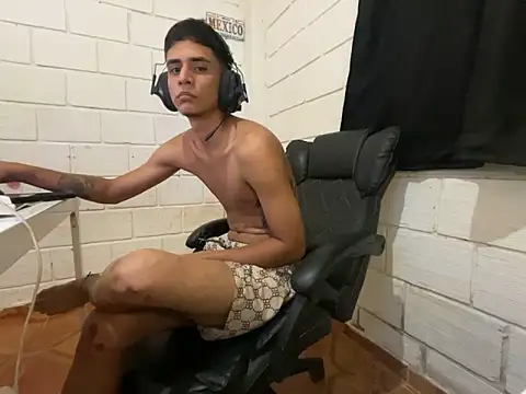Max_TheHorseDick