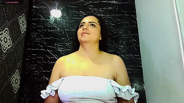 _naughty_milf webcam