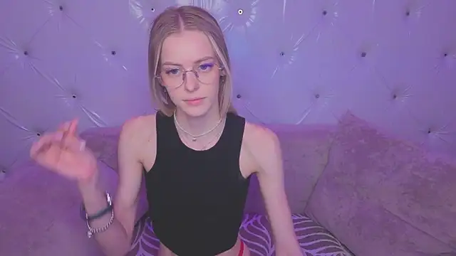 kittie_like18 live sex cam